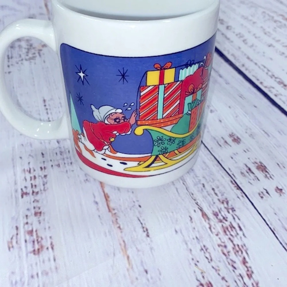 Vintage Christmas coffee mug - Picture 3 of 5